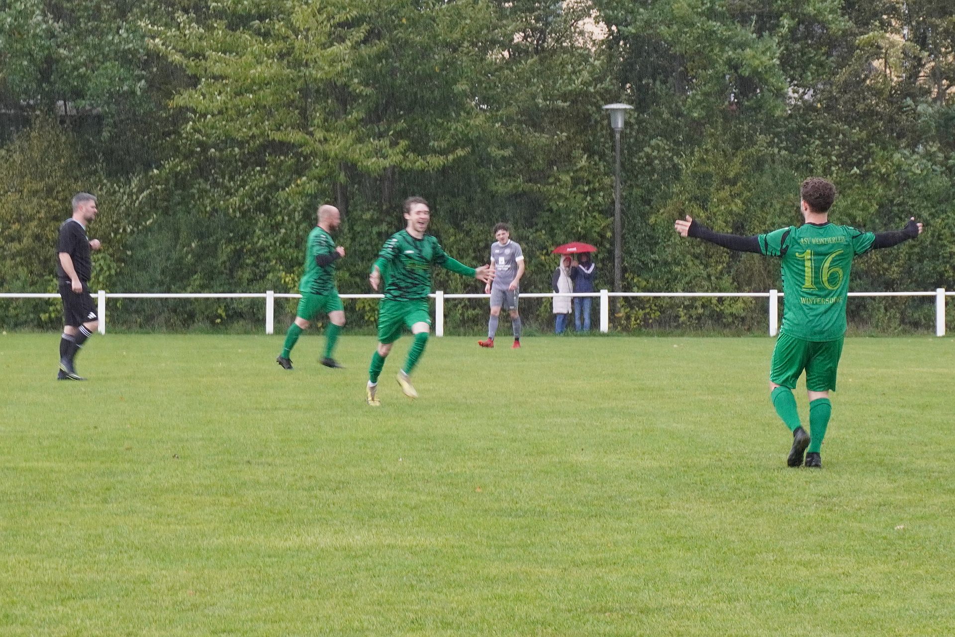 Fußball: knapper Derbysieg in Oberasbach
