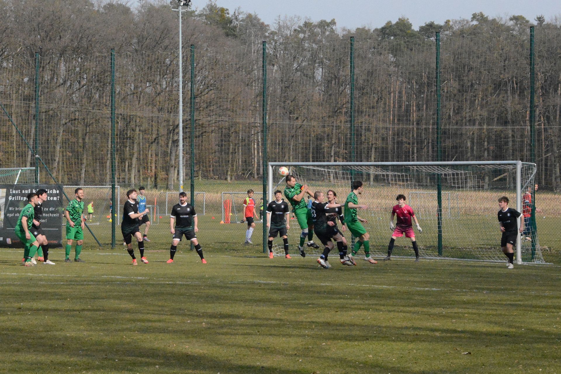 Fußball: Testspiel 5:4 gewonnen