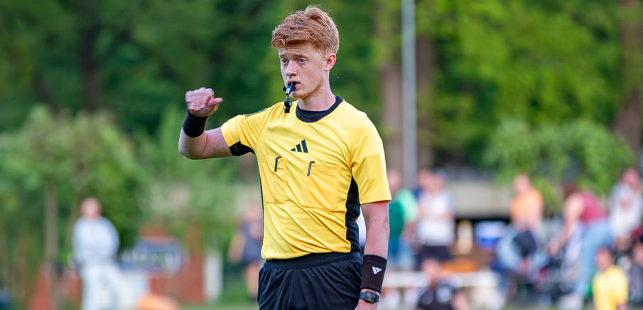 Fußball: Unser Schiedsrichter schafft den Sprung in die Landesliga!