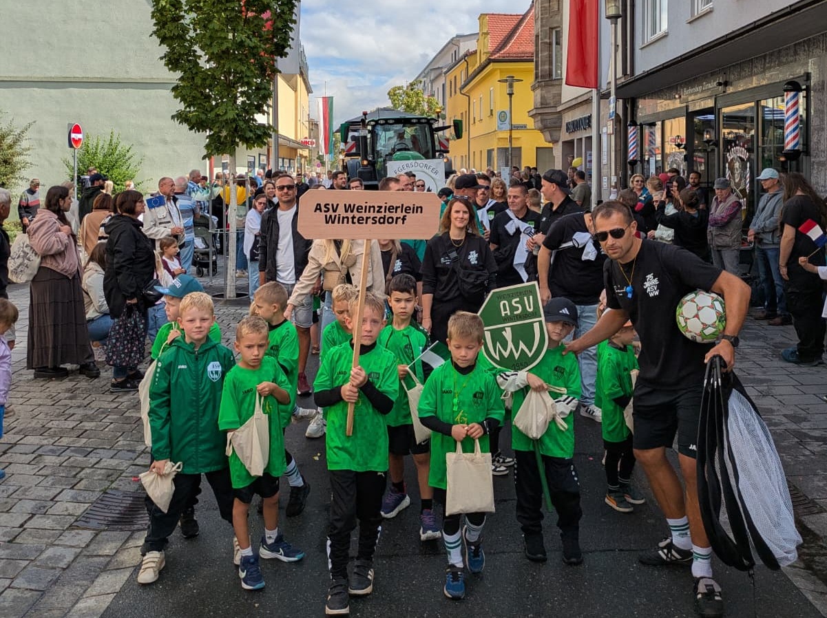 ASV feiert Comeback beim Zirndorfer Kärwaumzug
